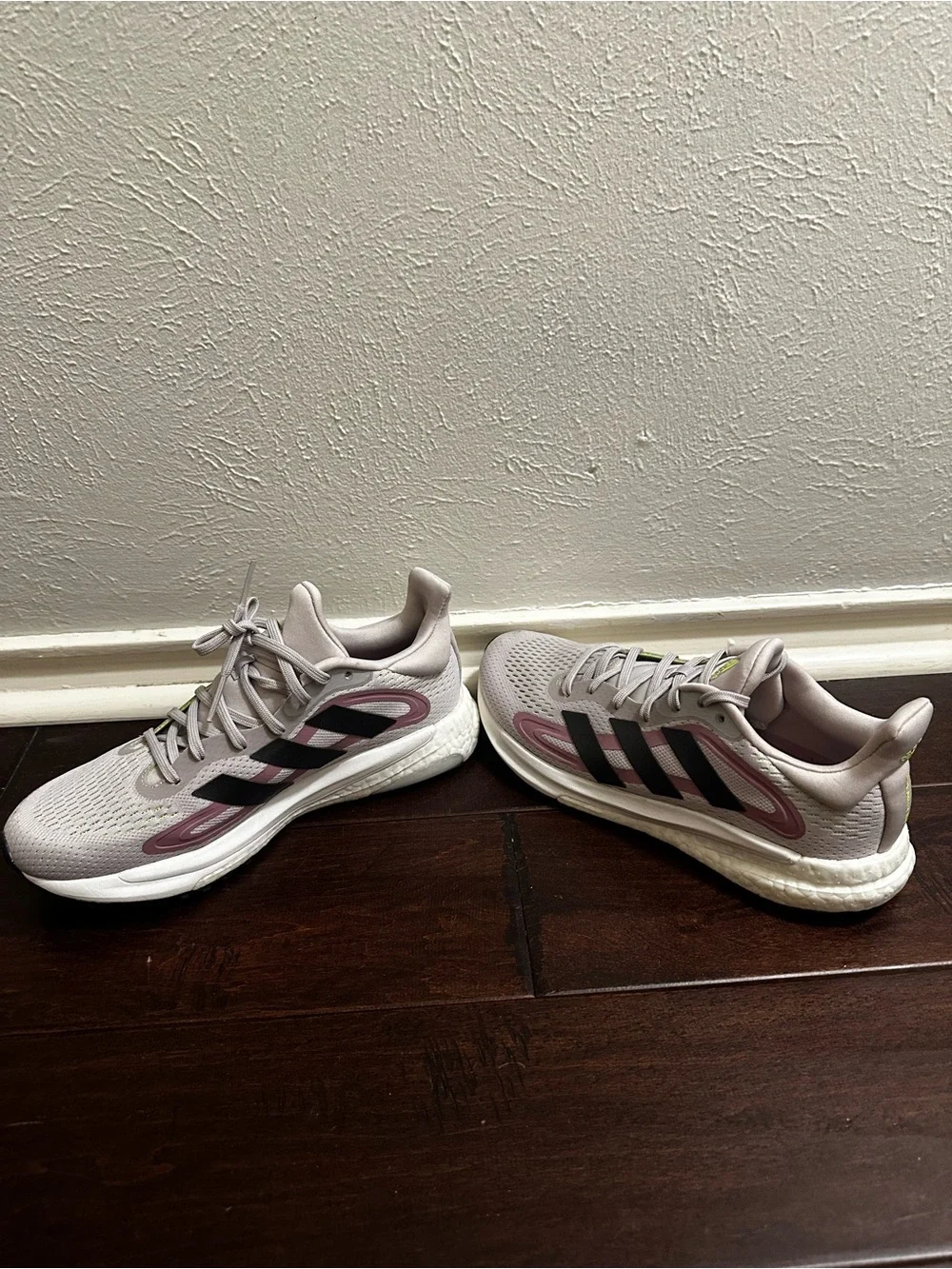 adidas lightweight athletic